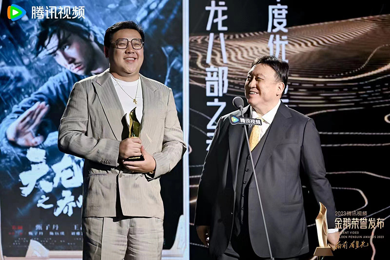 总出品人朱玮杰与监制王晶3 拷贝.jpg